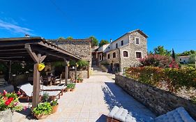 Mes Maisons Gardoises, Two Gites Sleeping 13 With Two Private Pools, Kids Room, Laundry, Disco, Free Wifi, Linen And Dog'S Are Welcome